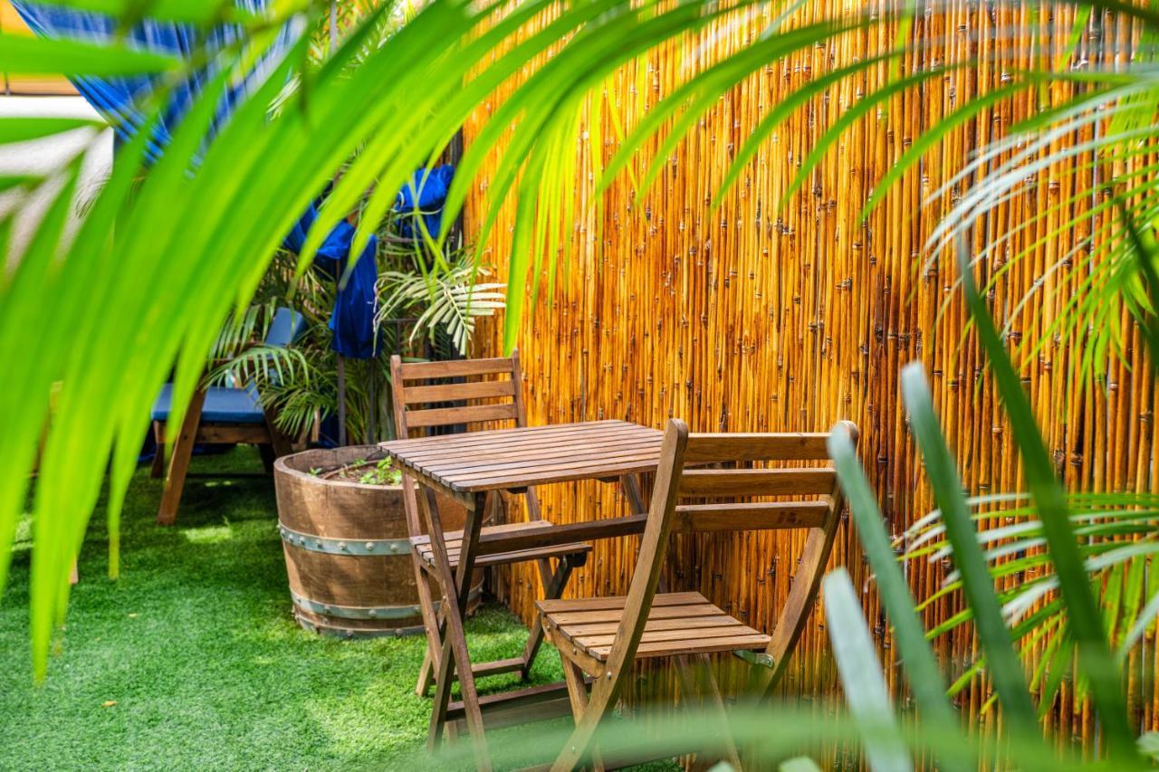 Bed and Breakfast Ahuzat Shaul Seaside Хадера Екстер'єр фото